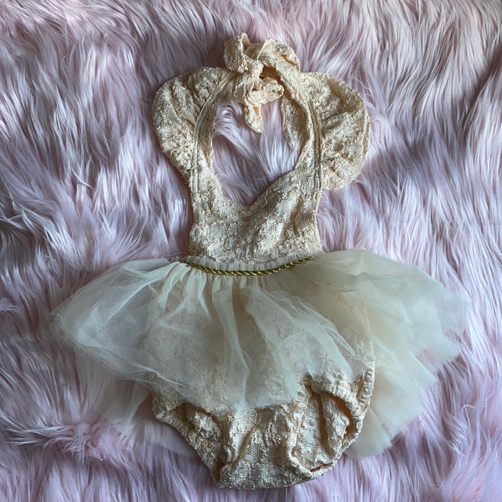 Belle Threads open back bodysuit tutu sz 6-12m